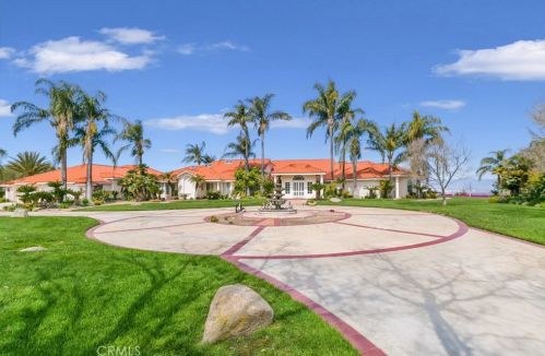 15980 Summit Crest Dr, Riverside, CA 92506-5840