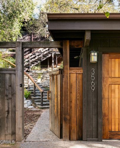 3569 Hollyslope Rd, Altadena, CA 91001-3922