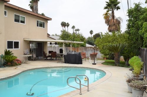 801 Apache Trl, Riverside CA  92507-6037 exterior