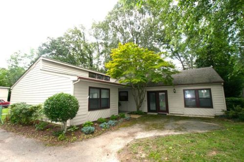 107 Scenic Dr, Tullahoma, TN 37388-5422
