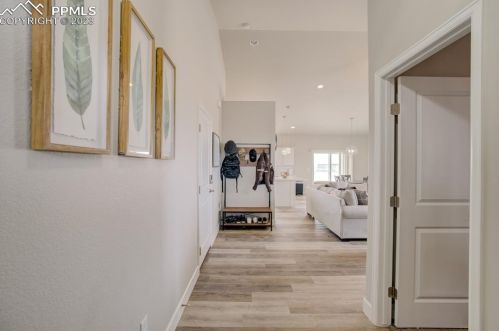 1696 Silverwood Dr, Pueblo, CO 81007-3943