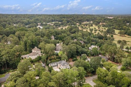 271 Hillside Dr, Atlanta GA  30342-3623 exterior
