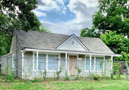 100 Brandies St, Fort Worth, TX 76111-6541