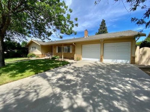 720 Dorchester Ave, Modesto, CA 95355-4413