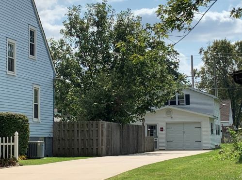 350 State St, Paxton, IL 60957-1325