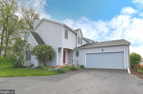 139 Treetops Dr, Lancaster, PA 17601-1754