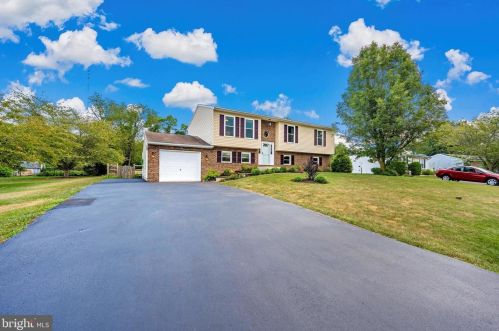 10613 Greenwich Dr, Williamsport, MD 21795-3191