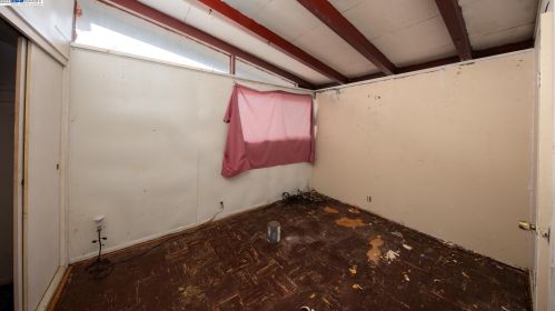 27846 Mandarin Ave, Hayward, CA 94544-5018