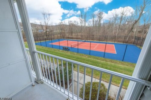 605 Tulsa Ct, Hackettstown NJ  07840-1694 exterior