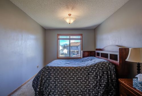 679 Falcon Rdg Rd, Saint Paul MN  55125-1457 exterior