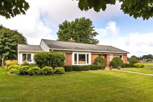604 Spring St, Bombay, MN 55946-1245