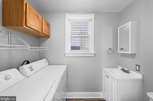 112 Lawrence St, Charles Town WV 25414-1514 exterior