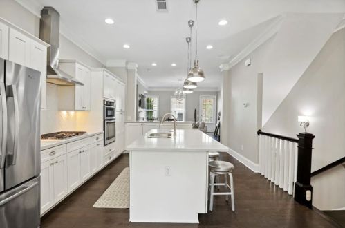 3619 Brookleigh Ln, Atlanta GA  30319-2206 exterior