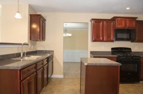 1897 Sawgrass Dr, Hampton GA  30228-5314 exterior