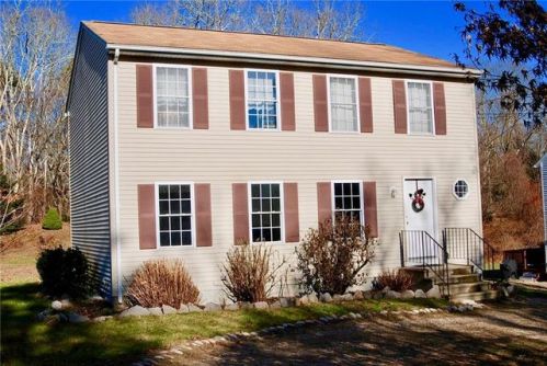8 Sylvan Ln, Westerly, RI 02891-4024