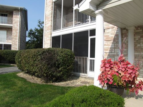 16052 Crystal Creek Dr, Orland Park, IL 60462-5657