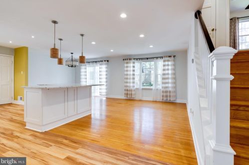 6408 Rivington Rd, Springfield VA  22152-2912 exterior