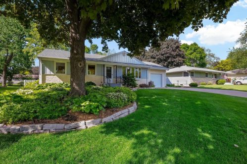 1007 Edgewater Ave, Saint Paul MN  55126-8119 exterior