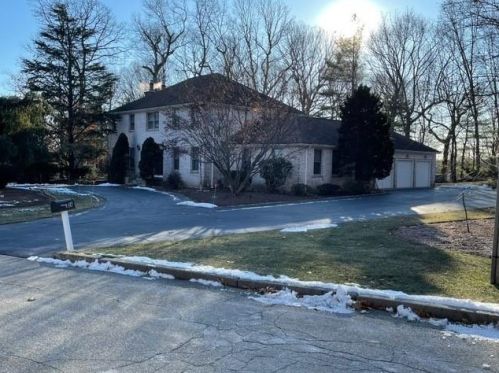24 Dennell Dr, Lincoln, RI 02865-4927