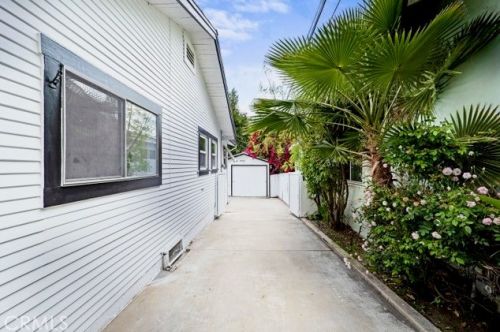 1710 Glenwood Rd, Glendale CA  91201-1812 exterior