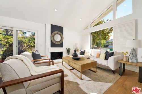 4871 Paseo De Vega, Irvine, CA 92603-3322