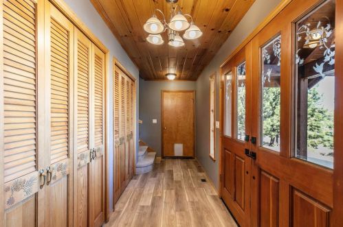 15441 Glenshire Dr, Truckee CA  96161-1306 exterior