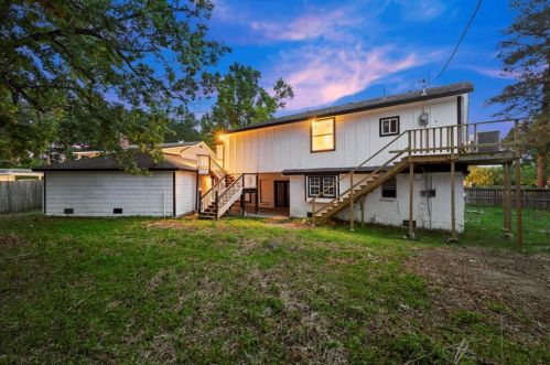 302 Brk Holw Dr, Conroe TX  77385-9107 exterior