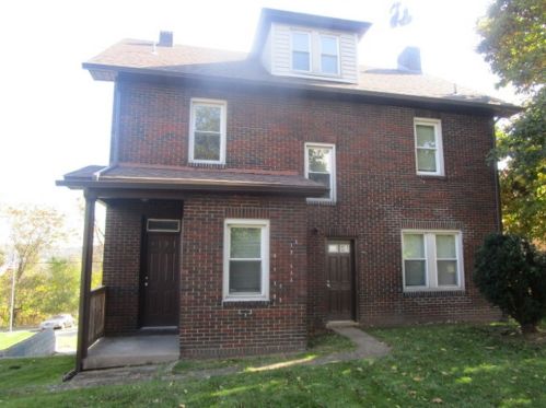 910 Grandview Ave, Mckeesport, PA 15132-1604