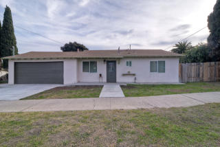 2727 Lancelot Dr, Oceanside, CA 92054-4529