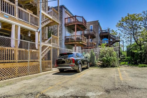 4030 Clarendon Ave, Chicago IL  60613-4999 exterior