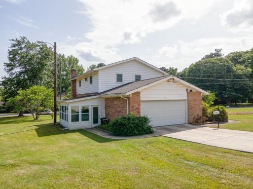 2210 Lisa Dr, Marietta, GA 30067-7120