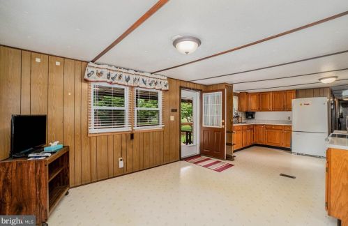 212 Stonehouse Rd, Carlisle, PA 17015-9429