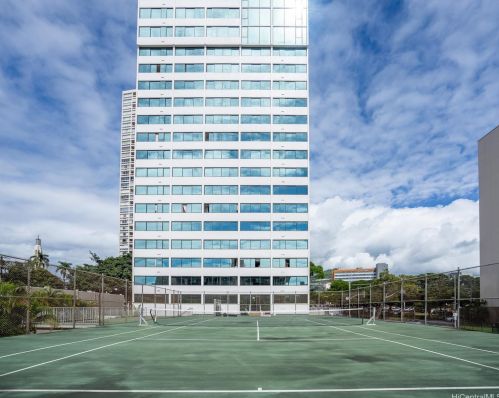 1114 Punahou St, Honolulu HI  96826-2050 exterior