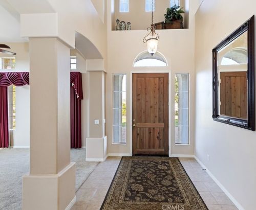 18477 Hollowtree Ln, Riverside CA  92504-9467 exterior