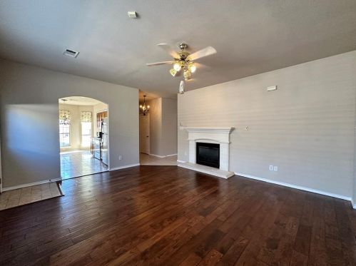 5917 Big Flat Dr, Fort Worth TX  76131-2021 exterior