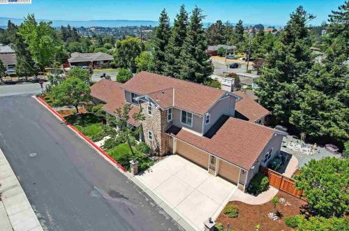 17515 Cardinal Ct, Hayward, CA 94546-1359