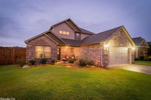 1220 Edge Valley Dr, Conway, AR 72032-8006