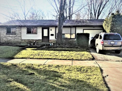 202 Basswood Dr, Elk Grove Vlg, IL 60007-1720