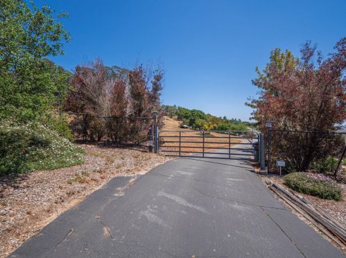 20 Mahalo Meadow Rd, Watsonville, CA 95076-0275
