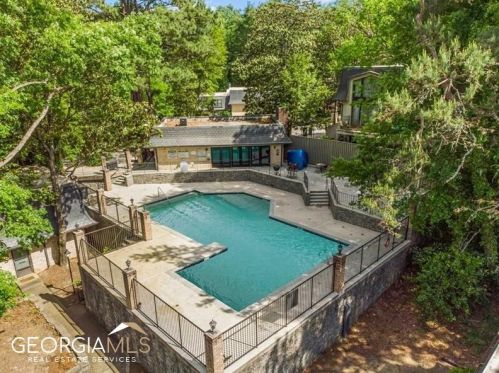 106 Adrian Pl, Atlanta GA  30327-4003 exterior