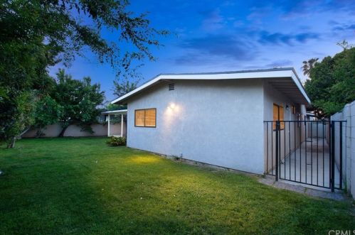 1013 Lyon St, Santa Ana CA 92701-3225 exterior