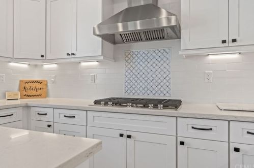 17426 Half Moon Ct, Riverside CA  92503-7055 exterior