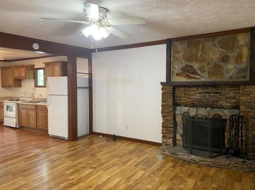 699 Twin Mountain Lake Cir, White Stone, GA 30175-3935