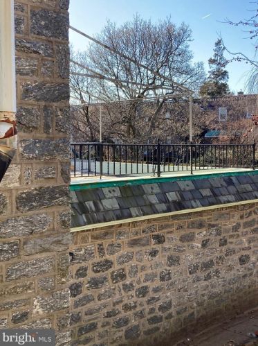 2422 56th St, Philadelphia, PA 19131-1311