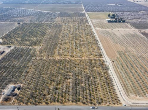 12503 Vincent Rd, Turlock, CA 95380-9038