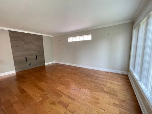 5526 Washington St, Morton Grove, IL 60053-3462