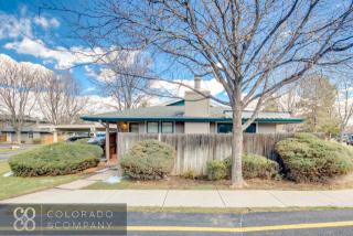 8700 Roundtree Ave, Englewood CO  80111-5102 exterior