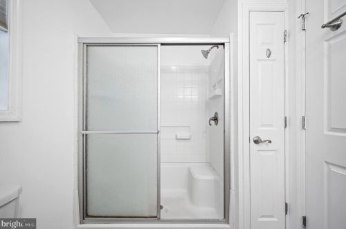 236 Memorial Ave, Haddonfield NJ 08033-2952 exterior