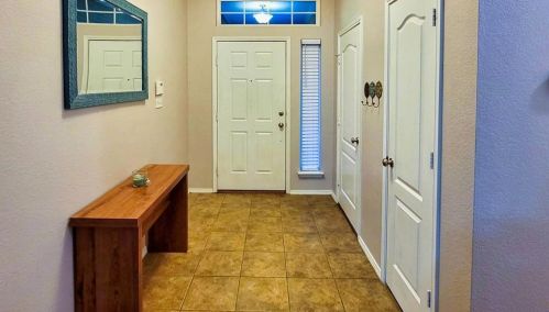 512 Crescent Creek Ln, Fort Worth TX  76140-6589 exterior