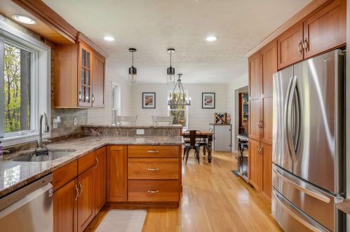 14 Noonan Dr, Londonderry, NH 03053-2449